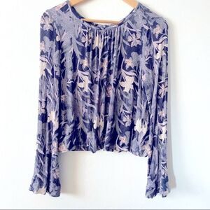Melrose and Market Blue Floral Bell Sleeve Blouse Small